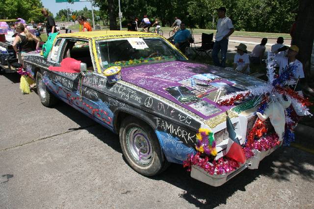 2006_ArtCar_3_Parade 184 